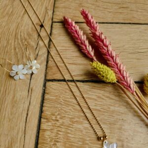 Collier FLEUR 18€