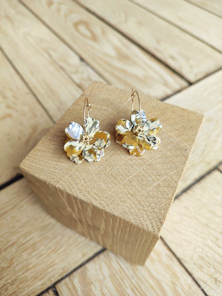 Boucles d'oreilles mini MAGDA - plusieurs coloris – Image 2