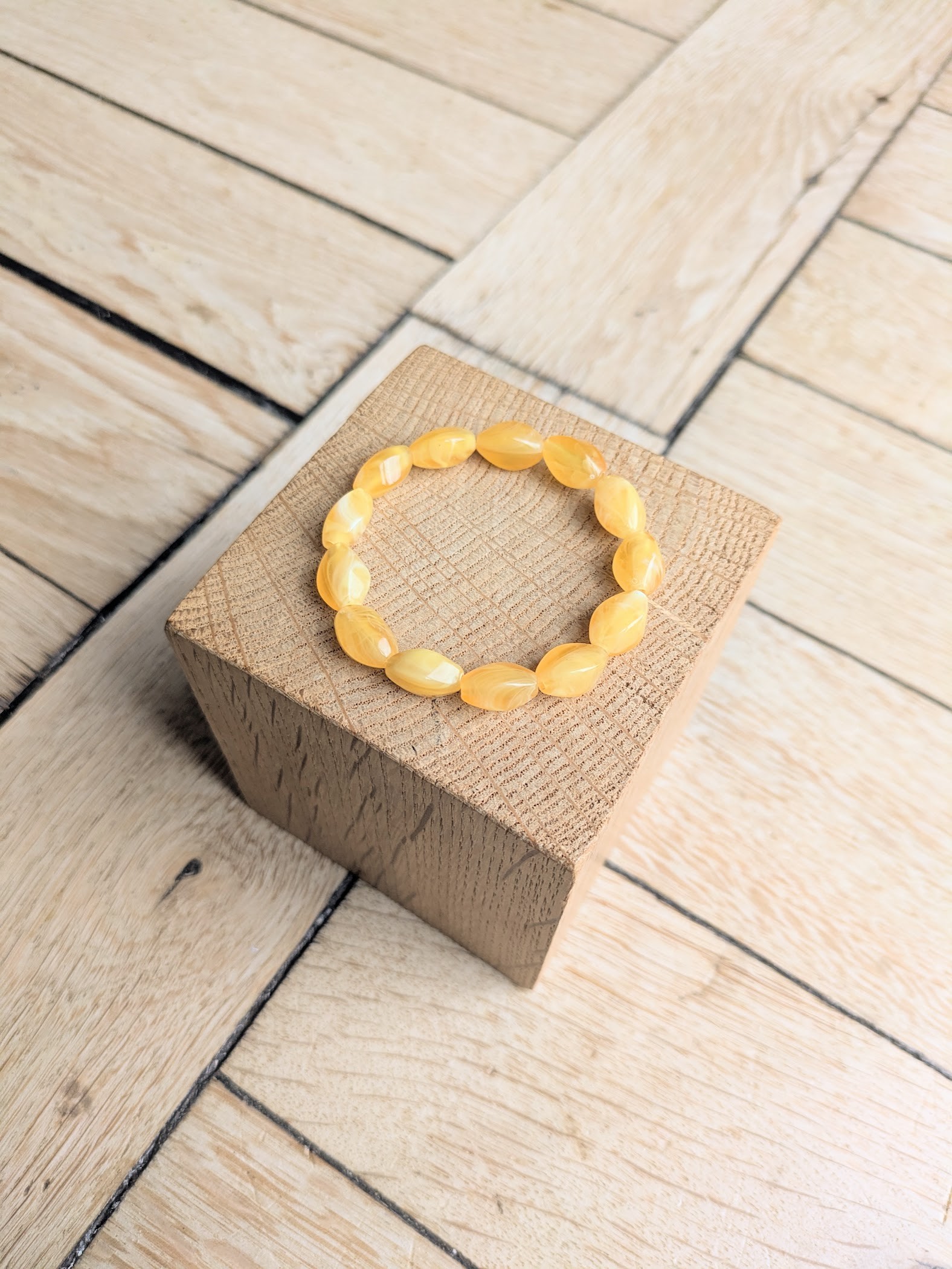 Bracelet DELPHINE jaune 10€