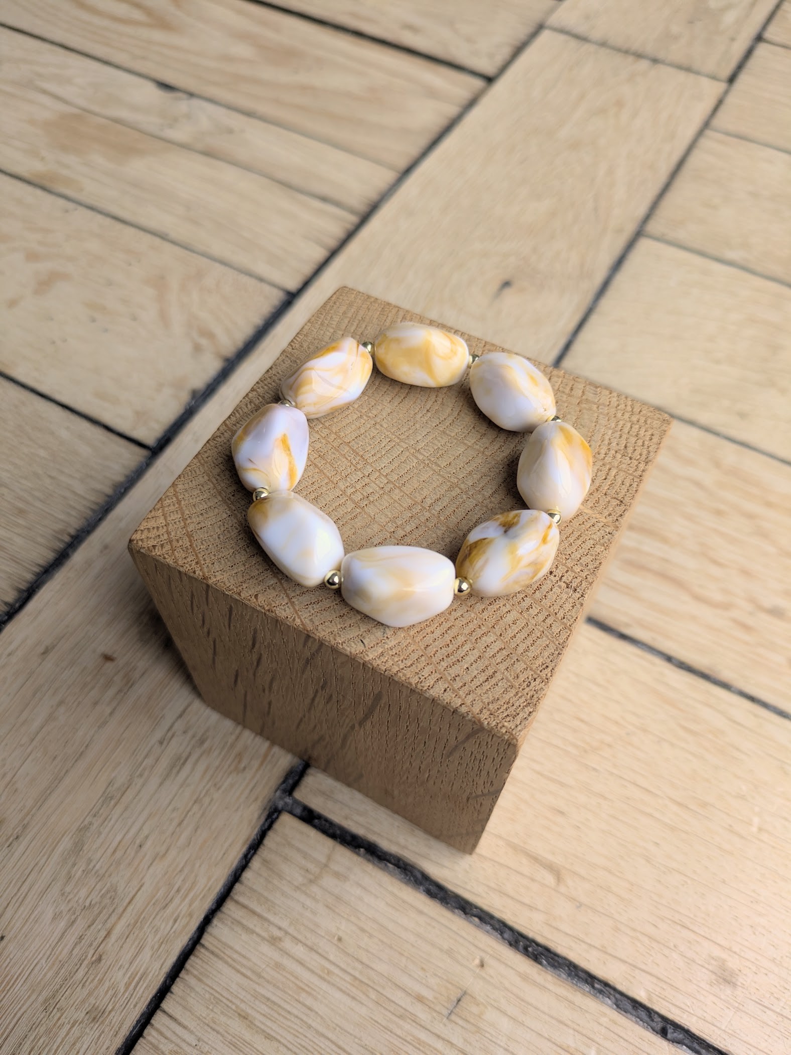Bracelet ESMEE beige 14€